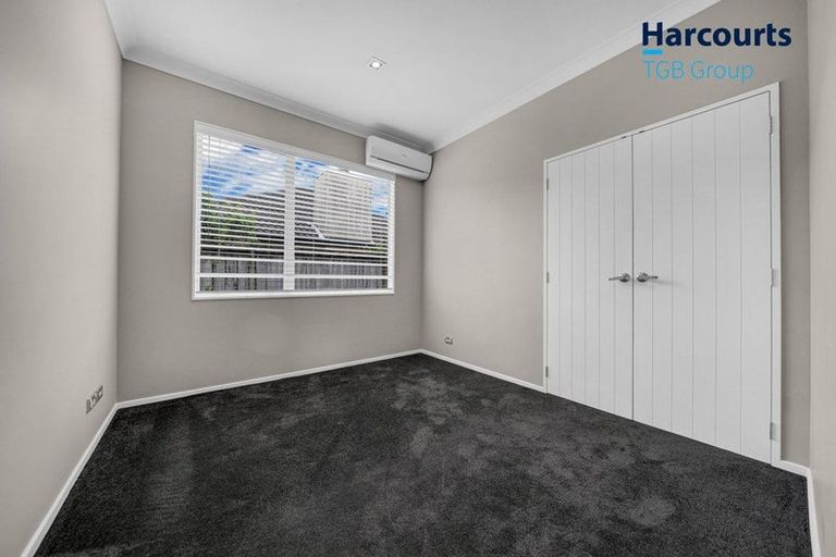 Photo of property in 28 Franshell Crescent, East Tamaki, Auckland, 2013
