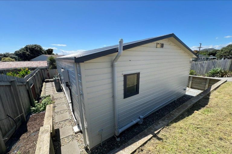 Photo of property in 33 Rangiora Street, Castlecliff, Whanganui, 4501