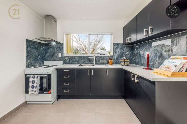 Photo of property in 2/11 Rollerson Street, Papakura, 2110