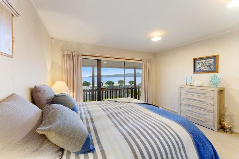 Photo of property in 128 Seaview Road, Paraparaumu Beach, Paraparaumu, 5032