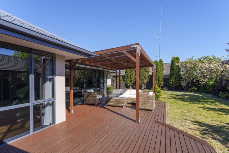 Photo of property in 16 Bottle Lake Drive, Parklands, Christchurch, 8083