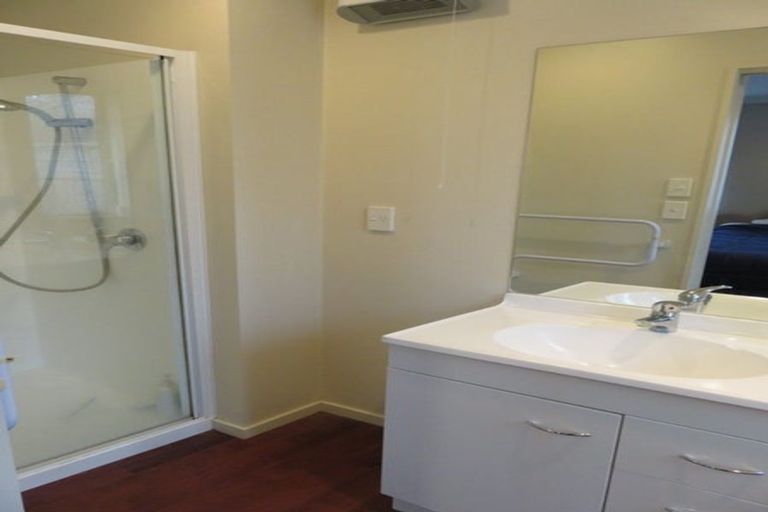 Photo of property in 6 Freyberg Avenue, Riccarton, Christchurch, 8011