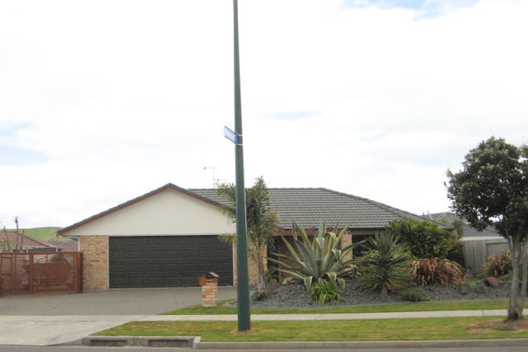 Photo of property in 596 Grenada Street, Papamoa Beach, Papamoa, 3118