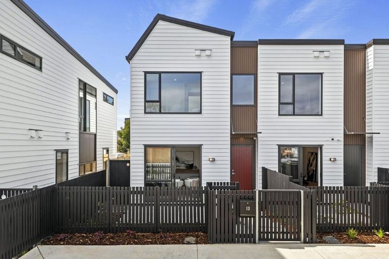 Photo of property in 13 Isabella Lane, Henderson, 0610