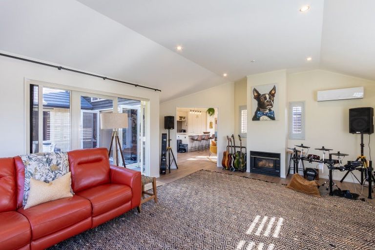 Photo of property in 196 Tutere Street, Waikanae Beach, Waikanae, 5036