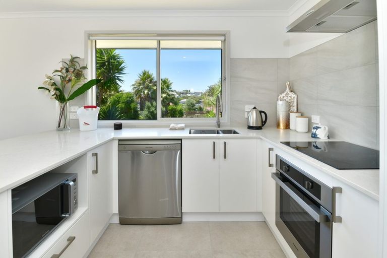 Photo of property in 966b Whangaparaoa Road, Manly, Whangaparaoa, 0930