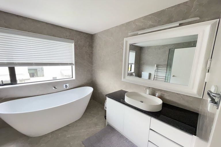 Photo of property in 13 Tawatawa Street, Long Bay, Auckland, 0630