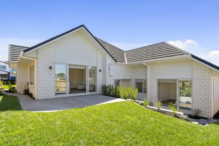 Photo of property in 14 Pommes Way, Silverdale, 0932