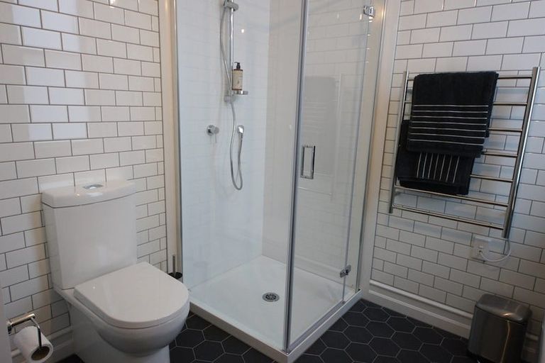 Photo of property in 2 Footscray Avenue, Te Aro, Wellington, 6011