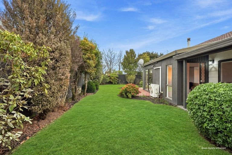 Photo of property in 72 Sarabande Avenue, Redwood, Christchurch, 8051