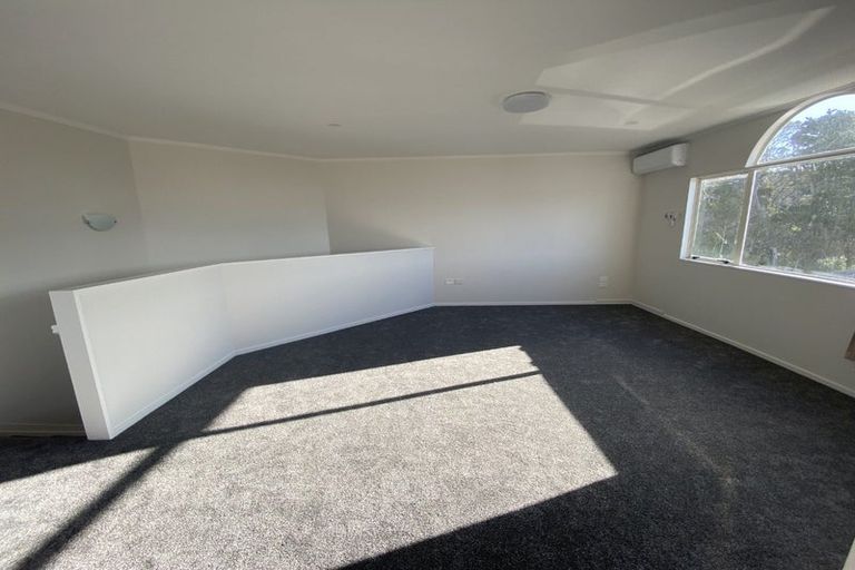Photo of property in 8 Alice Place, Hillcrest, Auckland, 0627