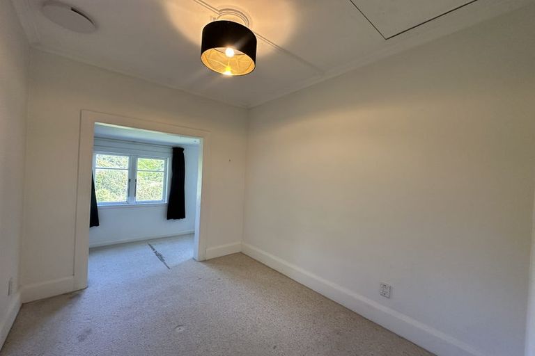 Photo of property in 54 Moana Road, Kelburn, Wellington, 6012