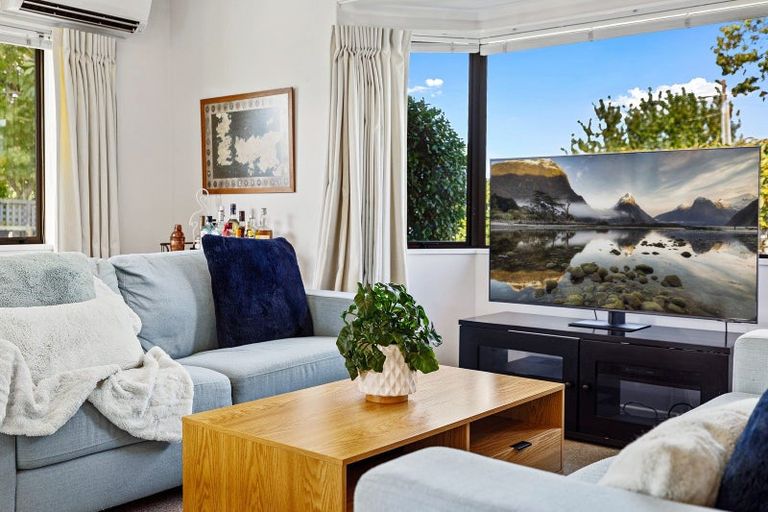 Photo of property in 493c Devonport Road, Tauranga South, Tauranga, 3112