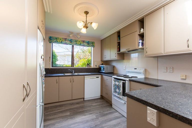 Photo of property in 12 Windsor Street, Dannevirke, 4930