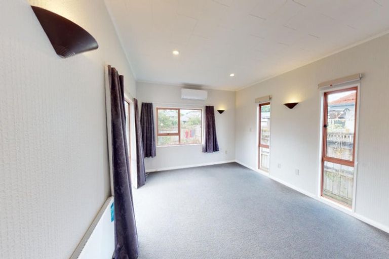 Photo of property in 19 Franklin Avenue, Hokowhitu, Palmerston North, 4410
