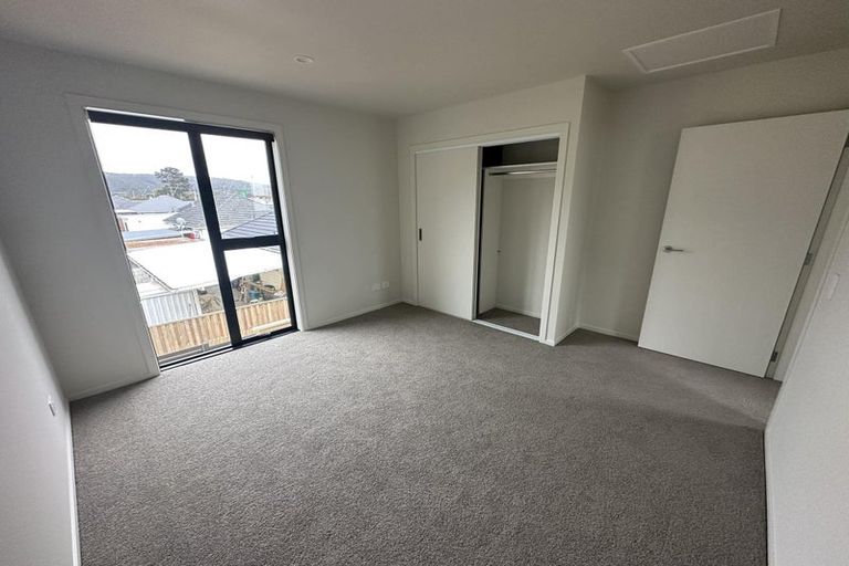 Photo of property in 5/7 Wainuiomata Road, Wainuiomata, Lower Hutt, 5014