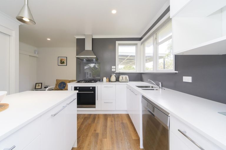 Photo of property in 24 Manchester Street, Takaro, Palmerston North, 4412