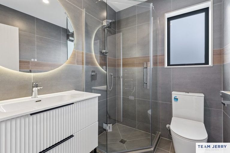 Photo of property in 49 Whare Kauri Road, Papakura, 2110