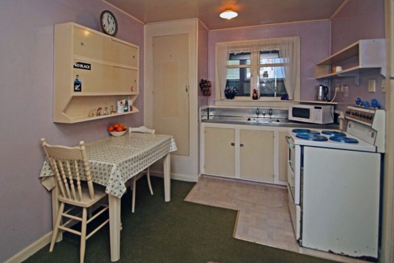 Photo of property in 25 Milton Road, Bluff Hill, Napier, 4110