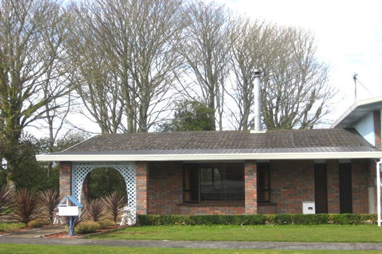 Photo of property in 2 Cassandra Street, Stratford, 4332