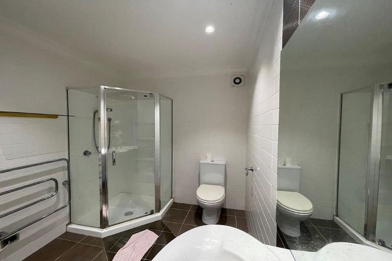 Photo of property in 38c Wicklam Lane, Greenhithe, Auckland, 0632