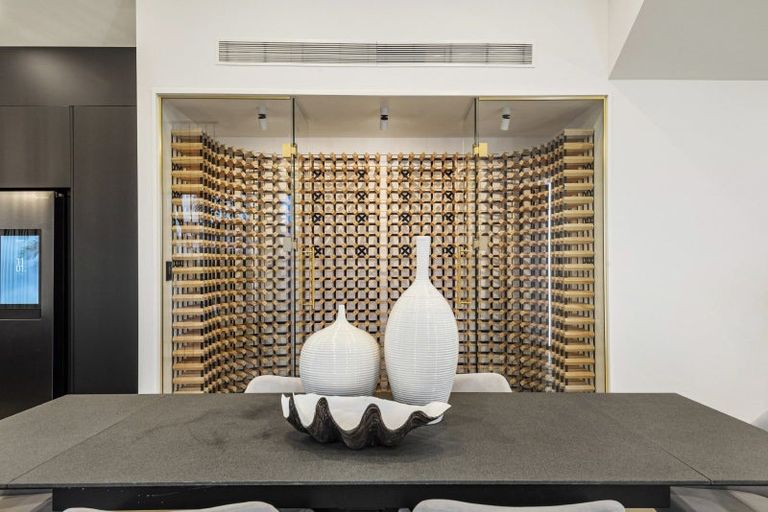 Photo of property in 13 Waimana Avenue, Northcote Point, Auckland, 0627