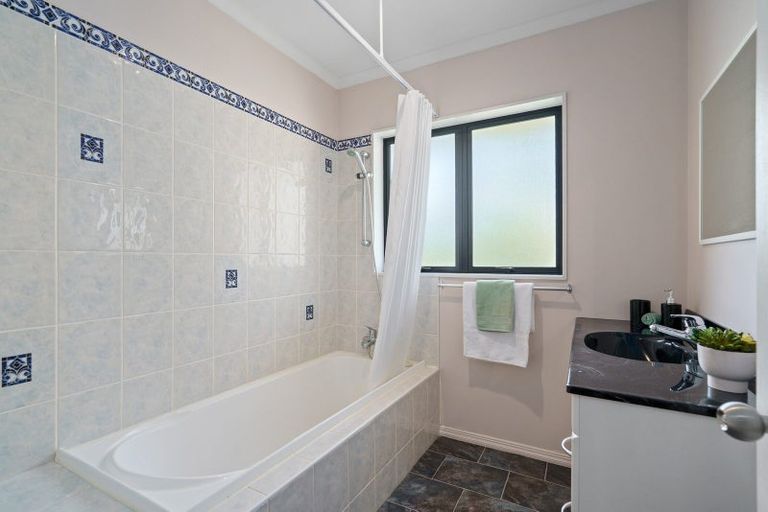 Photo of property in 77 Hall Street, Cambridge, 3434