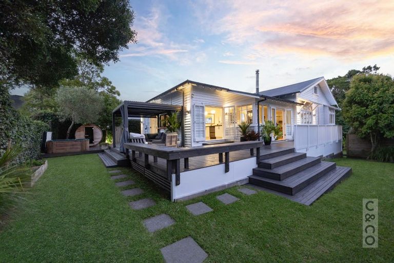 Photo of property in 56 Queen Street, Riverhead, 0820