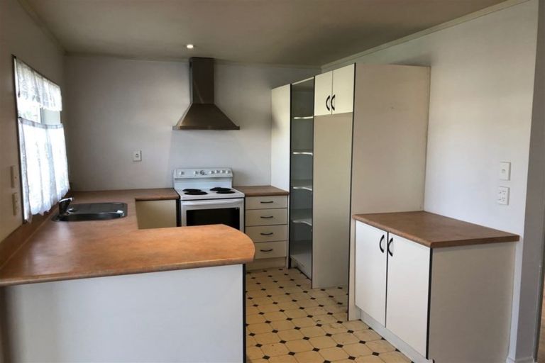 Photo of property in 39 Robert Skelton Place, Clendon Park, Auckland, 2103