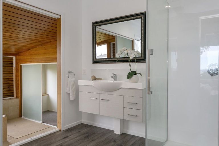 Photo of property in 29 Harvey Street, Waipahihi, Taupo, 3330