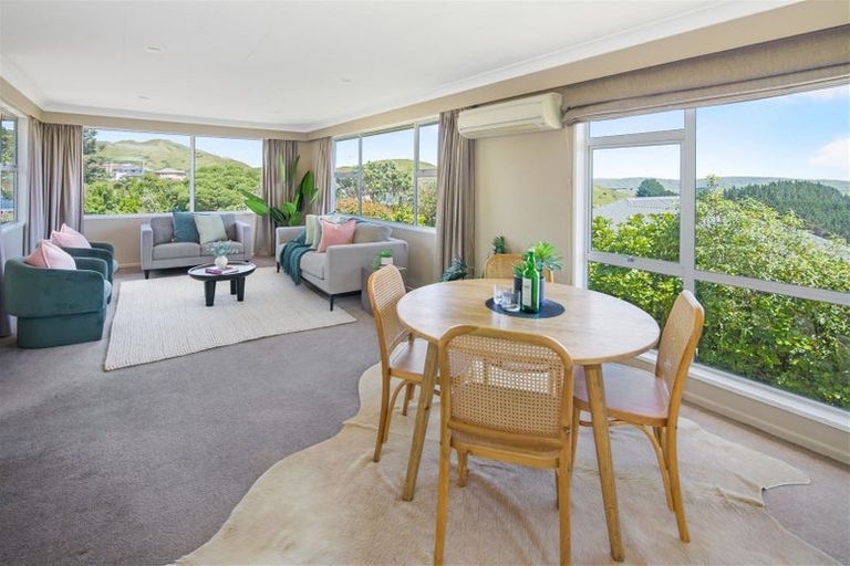 Photo of property in 27 Lomita Road, Johnsonville, Wellington, 6037