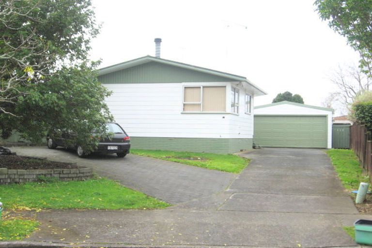 Photo of property in 11 Kereru Place, Half Moon Bay, Auckland, 2012