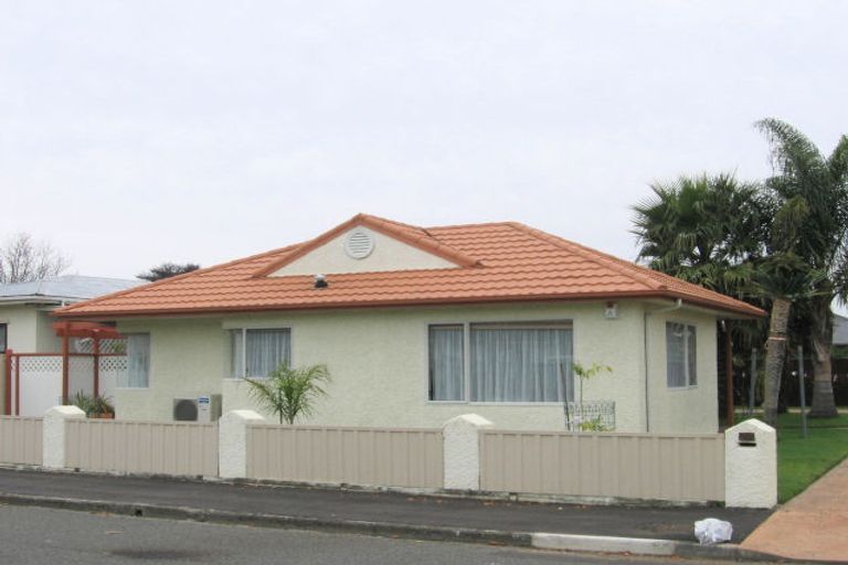 Photo of property in 2a Cassino Crescent, Onekawa, Napier, 4110