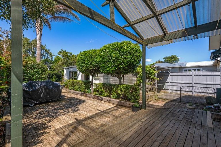 Photo of property in 27 Thomson Street, West End, Palmerston North, 4412