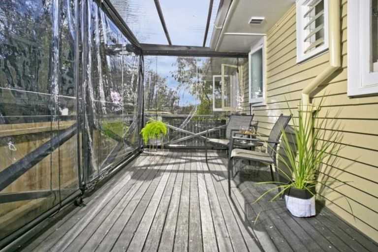 Photo of property in 1/73 Bond Crescent, Forrest Hill, Auckland, 0620