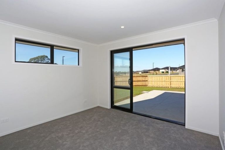Photo of property in 2 Lippiatt Crescent, Pokeno, 2402