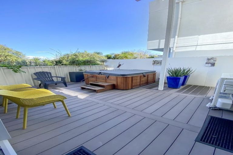 Photo of property in 615 Marine Parade, Napier South, Napier, 4110