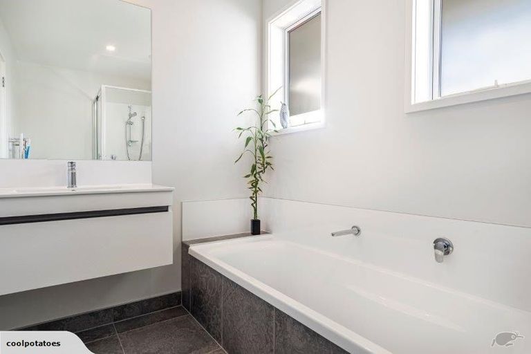 Photo of property in 4 Omapere Lane, Pyes Pa, Tauranga, 3112