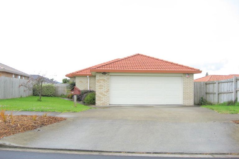 Photo of property in 10 Les Marston Place, Pukekohe, 2120