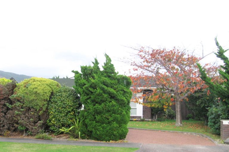 Photo of property in 21 Rewarewa Crescent, Waikanae, 5036