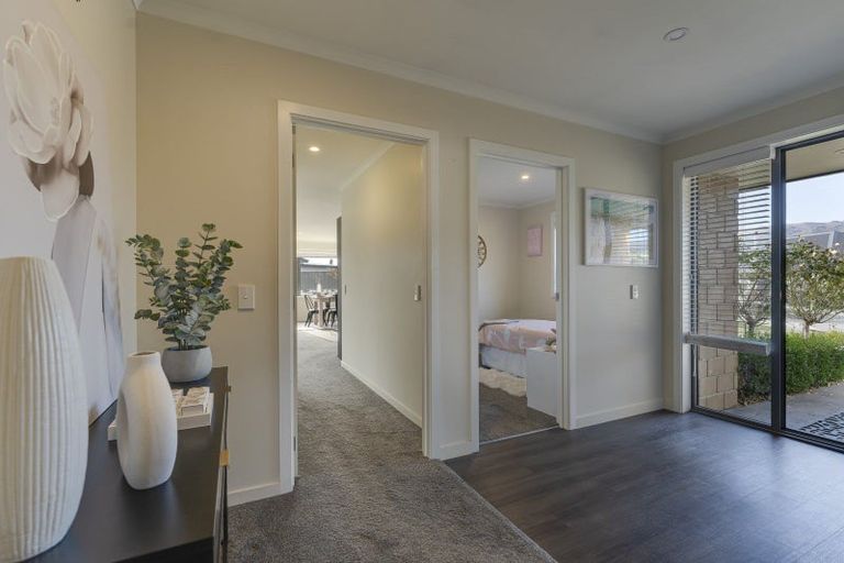 Photo of property in 22 Magnetic Place, Cromwell, 9310