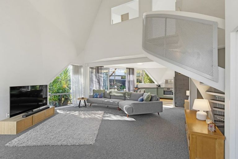 Photo of property in 2/280 Memorial Avenue, Burnside, Christchurch, 8053