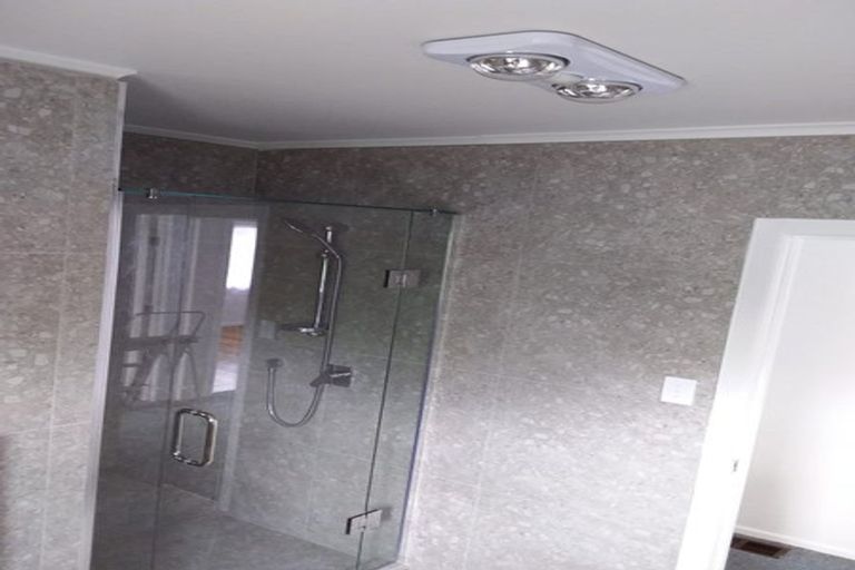 Photo of property in 2 Laureston Avenue, Papatoetoe, Auckland, 2025