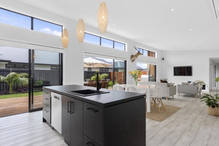 Photo of property in 10 Rotomanu Place, Pyes Pa, Tauranga, 3112