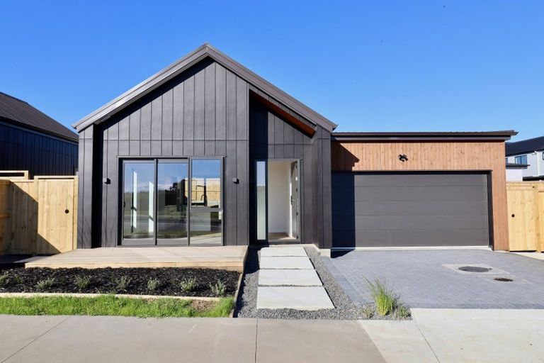 Photo of property in 13 Wagyu Lane, Karaka, 2580