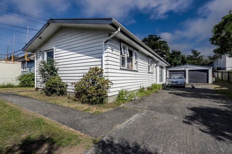 Photo of property in 39 Gray Avenue, Paraparaumu Beach, Paraparaumu, 5032