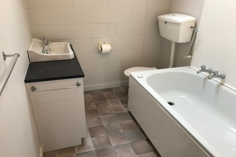 Photo of property in 2/12 Berry Street, St Albans, Christchurch, 8014