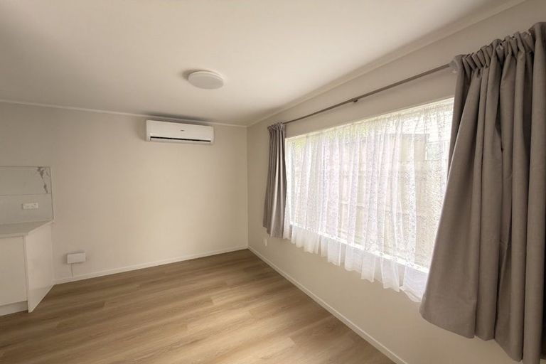 Photo of property in 2/11 Henwood Road, Mangere East, Auckland, 2024