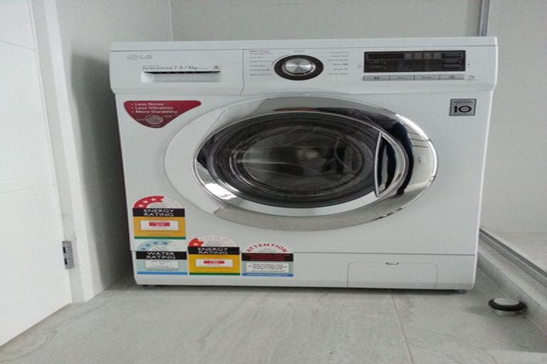 Photo of property in 36 Caribbean Drive, Unsworth Heights, Auckland, 0632