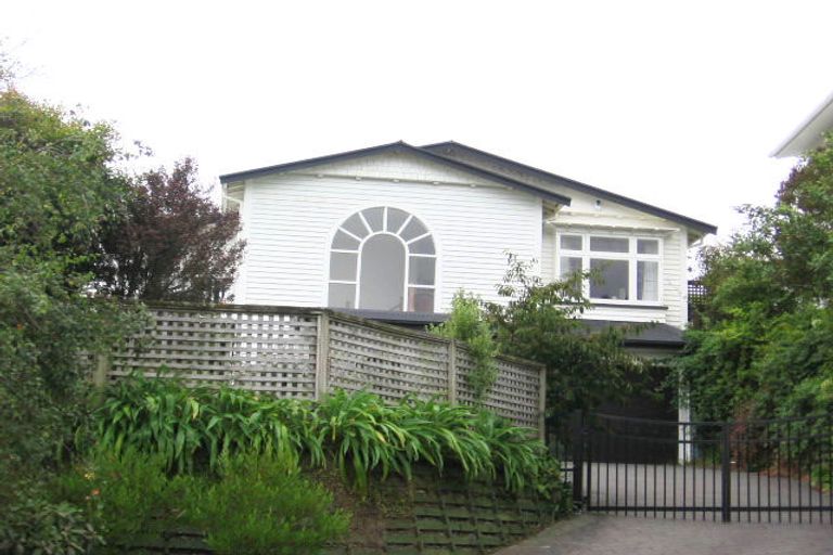 Photo of property in 19 Lochiel Road, Khandallah, Wellington, 6035